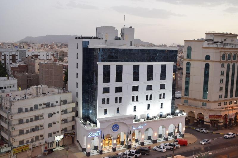 Zaha Hotel 3*